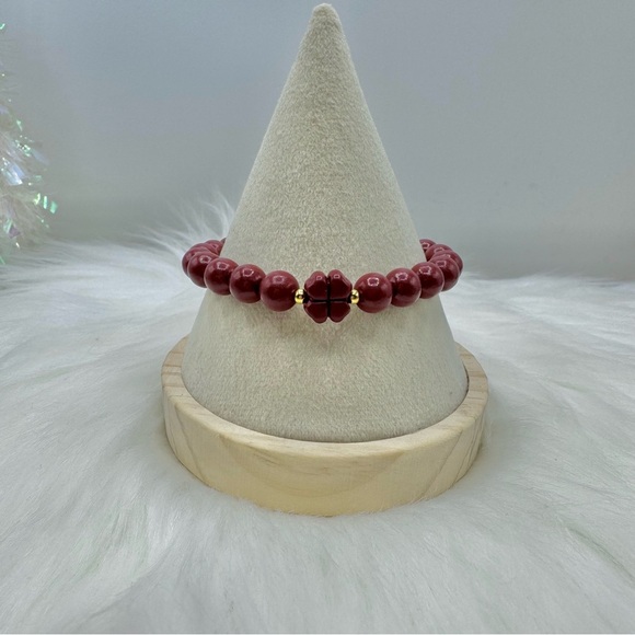 Four-Leaf Clover Cinnabar Beaded Bracelet - Picture 4 of 6
